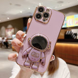 Electroplating Astronaut Holder Phone Case, For iPhone 16, For iPhone 15 Pro Max, For iPhone 15 Pro, For iPhone 15 Plus, For iPhone 15