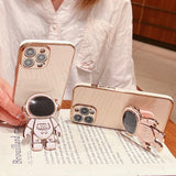 Electroplating Astronaut Holder Phone Case, For iPhone 16, For iPhone 15 Pro Max, For iPhone 15 Pro, For iPhone 15 Plus, For iPhone 15